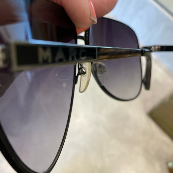 Marc Jacobs Sunglasses Unisex Aviator, Silver and Black, With Case - Picture 6 of 16